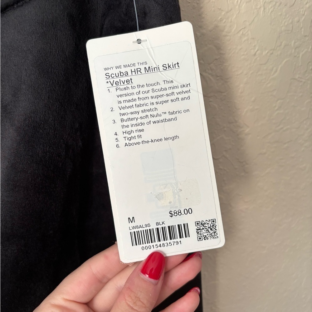 Lululemon | Women's Scuba High-Rise Velvet Mini Skirt Black Size Medium NWT - Picture 7 of 8